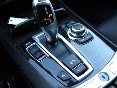 Used 2012 BMW 750Li image 29