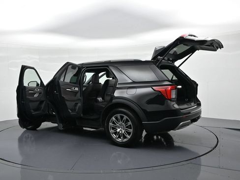 Certified 2026 Ford Explorer Platinum AWD/4WD image 27