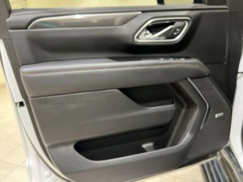 Used 2023 GMC Yukon XL AT4 AWD/4WD image 22