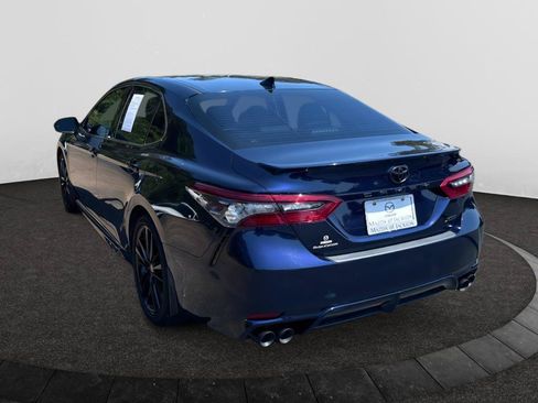 Used 2022 Toyota Camry XSE FWD image 3