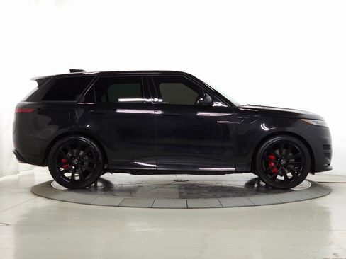 Used 2025 Land Rover Range Rover Sport Dynamic SE image 12