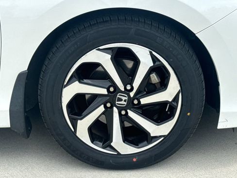Used 2016 Honda Accord EX image 11