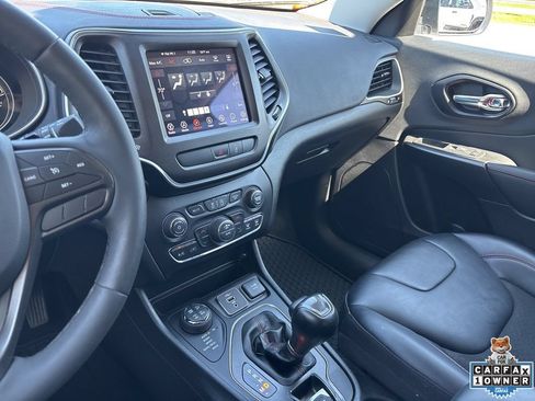 Used 2022 Jeep Cherokee Trailhawk w/ Comfort/Convenience Group AWD/4WD image 65