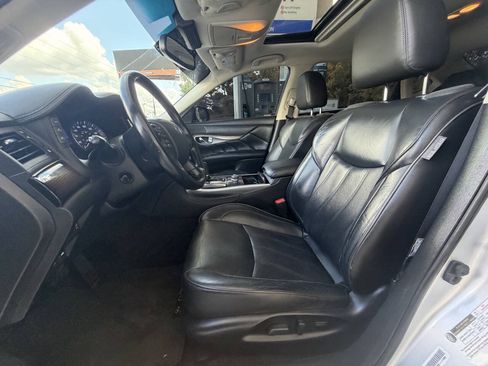 Used 2018 INFINITI Q70 L 3.7 w/ Sensory Package RWD image 4