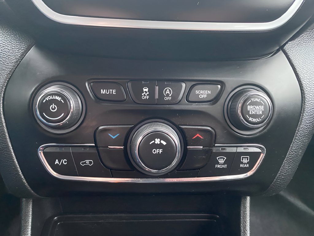 Used 2021 Jeep Cherokee Latitude Lux AWD/4WD image 18