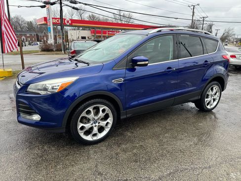 Used 2013 Ford Escape Titanium w/ Class II Trailer Tow Pkg image 6