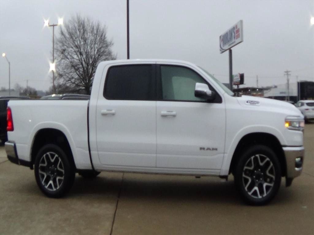 Used 2025 RAM 1500 Laramie AWD/4WD image 5