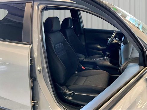 Used 2025 Honda HR-V Sport image 17
