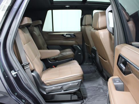 Used 2025 Chevrolet Tahoe High Country w/ LPO, Illumination Package AWD/4WD image 27