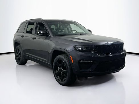 Used 2023 Jeep Grand Cherokee Limited w/ Black Appearance Package RWD image 3