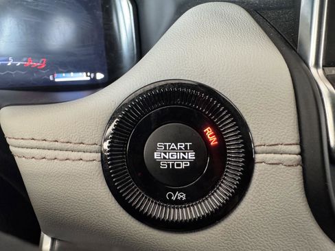 Used 2025 Jeep Compass Limited w/ Elite Group image 17