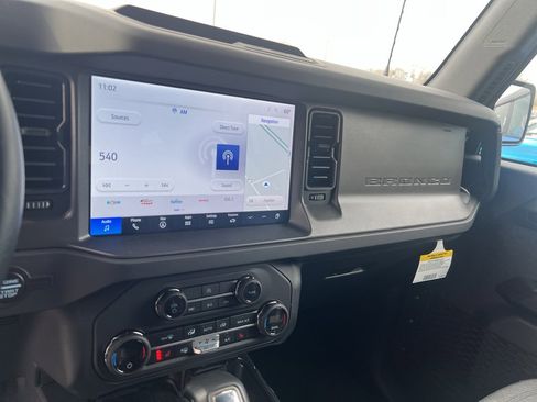 Used 2025 Ford Bronco Big Bend image 12