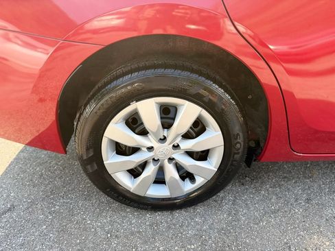 Used 2014 Toyota Corolla LE FWD image 8