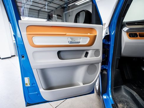 Used 2025 Volkswagen ID. Buzz 1st Edition image 27