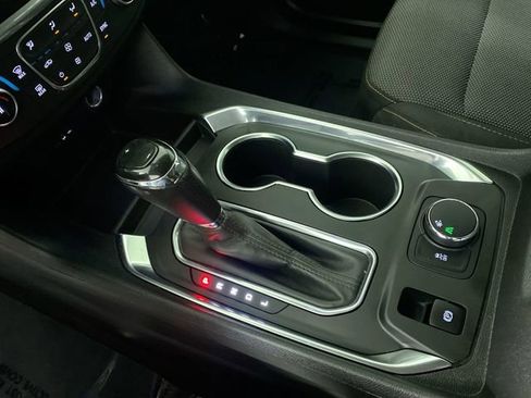 Used 2019 Chevrolet Traverse LT image 16