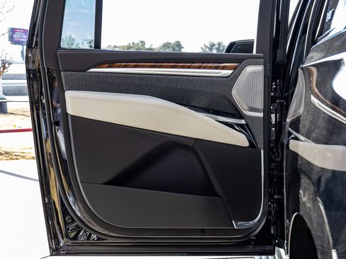 Used 2026 Cadillac Escalade ESV Platinum Sport w/ LPO, ONYX Package image 40