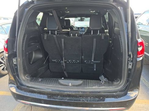 Used 2025 Chrysler Pacifica Select FWD image 14