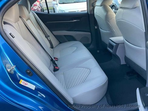 Used 2018 Toyota Camry SE image 18