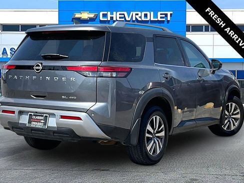 Used 2022 Nissan Pathfinder SL AWD/4WD image 5
