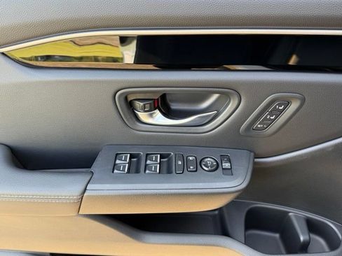 Used 2025 Honda Pilot EX-L image 15