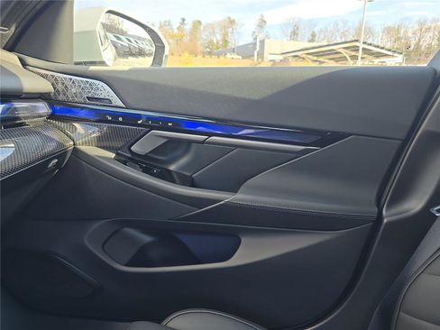 New 2026 BMW 550e xDrive AWD/4WD image 24