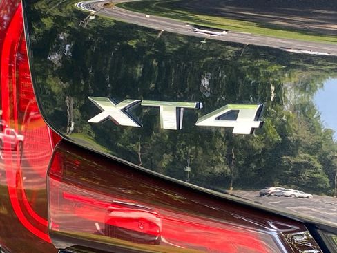Certified 2024 Cadillac XT4 Premium Luxury w/ Cold Weather Package AWD/4WD image 17