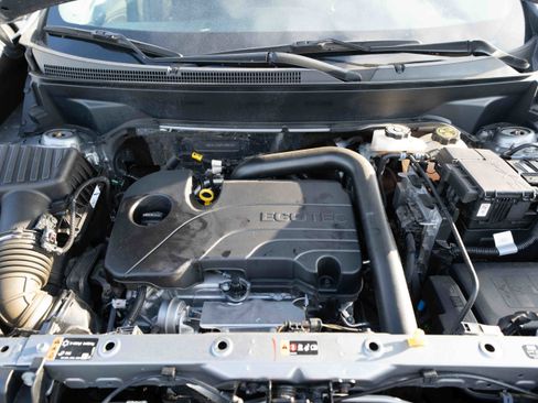 Used 2023 GMC Terrain SLE w/ Driver Convenience Package image 32