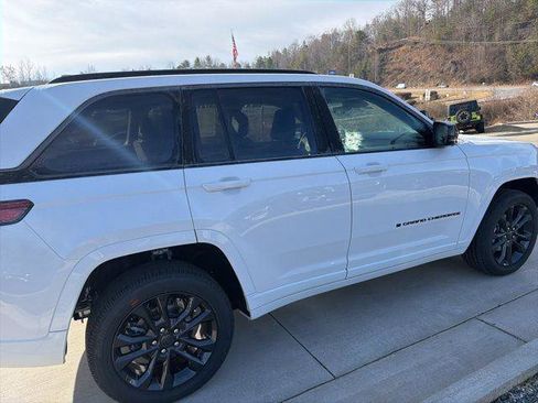New 2026 Jeep Grand Cherokee Limited Reserve image 3