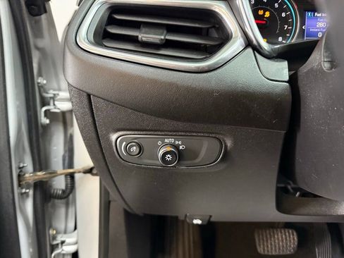 Used 2019 Chevrolet Equinox LT image 22