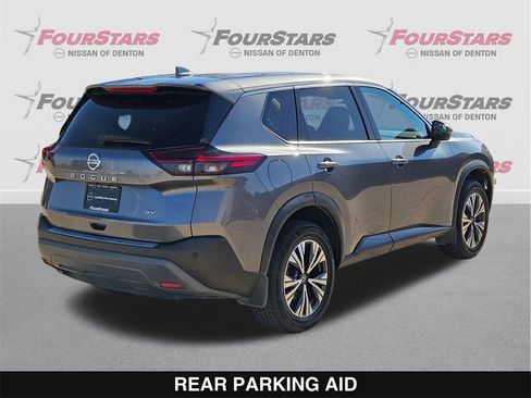 Used 2021 Nissan Rogue SV image 4