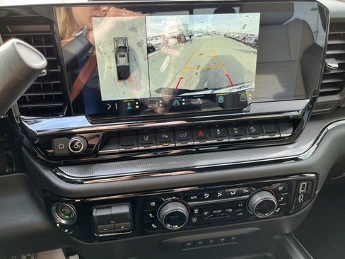 Used 2025 Chevrolet Silverado 2500 ZR2 w/ Technology Package image 29