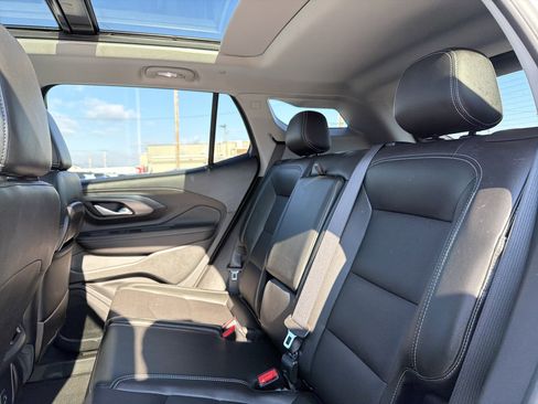 Used 2022 GMC Terrain SLT w/ Tech Package image 31