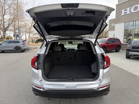 Used 2022 GMC Terrain AT4 image 38