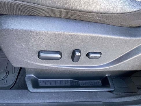 Used 2019 Ford Escape SE image 14