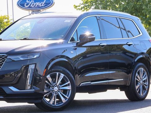 Used 2021 Cadillac XT6 Premium Luxury AWD/4WD image 4