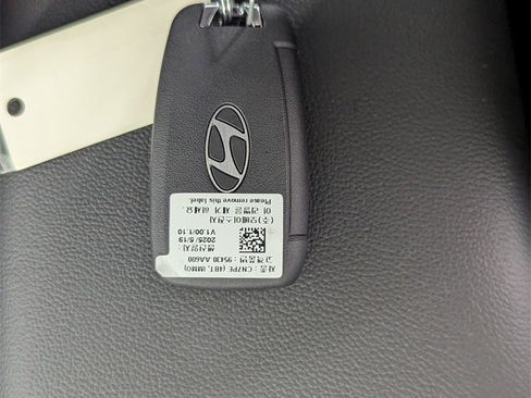 Certified 2025 Hyundai Elantra SE image 27