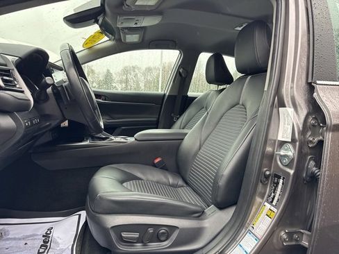 Used 2024 Toyota Camry SE image 19