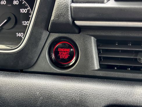 Certified 2023 Honda Pilot Sport image 18