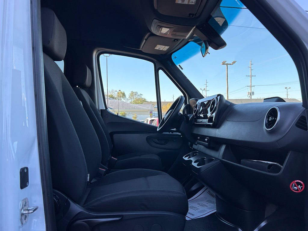 Used 2025 Mercedes-Benz Sprinter 2500 image 10