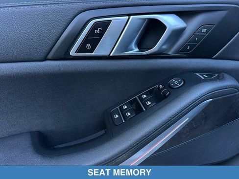 Used 2022 BMW X5 xDrive40i w/ Premium Package AWD/4WD image 12