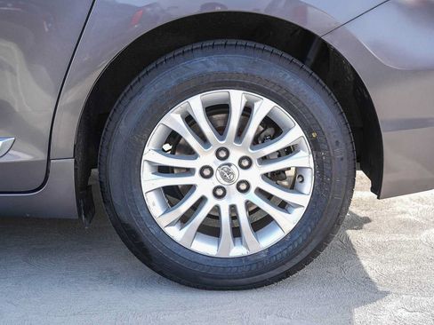 Used 2017 Toyota Sienna XLE w/ XLE Navigation Package FWD image 10