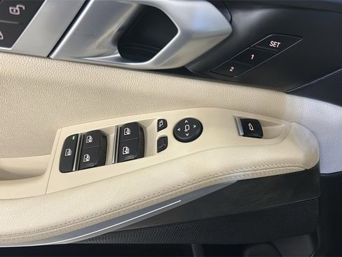Used 2022 BMW X5 xDrive40i w/ Premium Package image 22