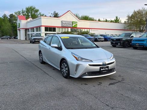 Used 2021 Toyota Prius XLE w/ Advanced Technology Package AWD/4WD image 30