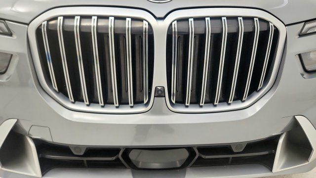 Used 2024 BMW X7 xDrive40i w/ Premium Package AWD/4WD image 23