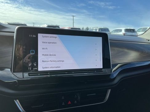 Used 2025 Volkswagen Atlas SE image 43