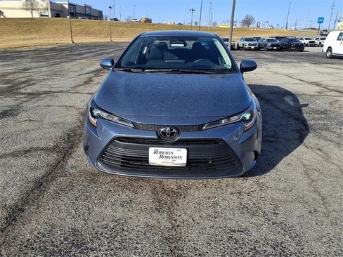 Used 2025 Toyota Corolla LE image 39