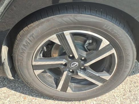 Used 2024 Nissan Sentra SV FWD image 15