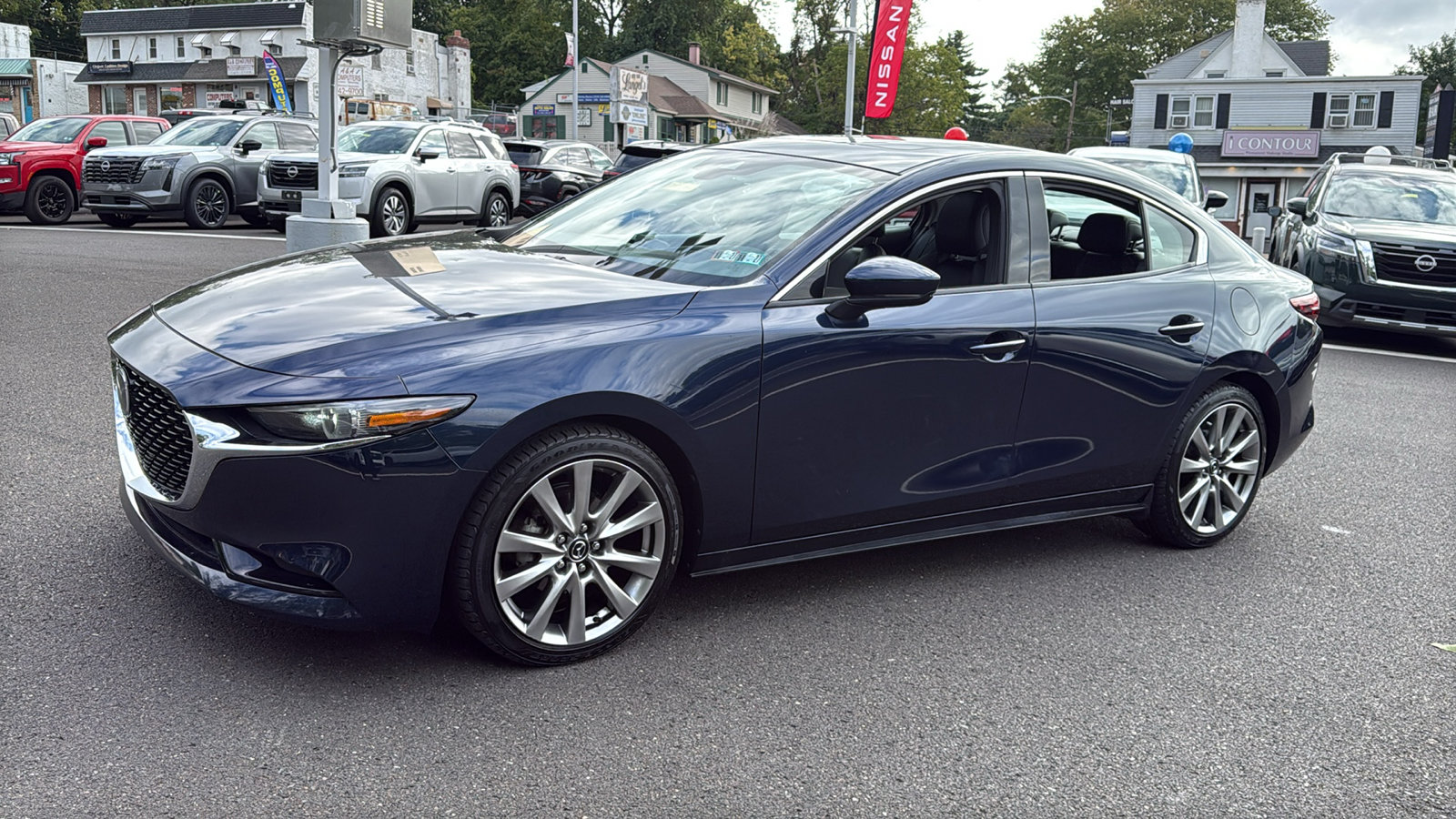 Used 2020 MAZDA MAZDA3 Sedan w/ Premium Package FWD image 3