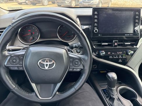 Used 2022 Toyota Camry XSE image 18
