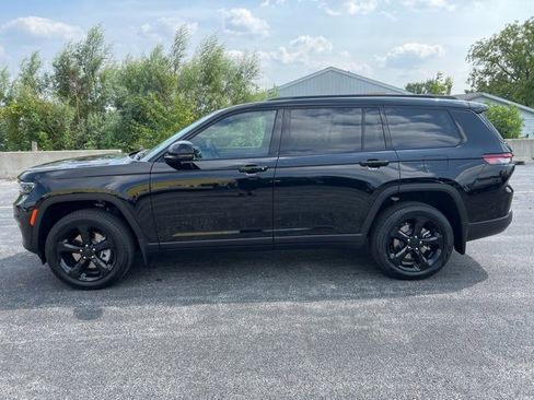 New 2025 Jeep Grand Cherokee L Limited w/ Black Appearance Package image 2